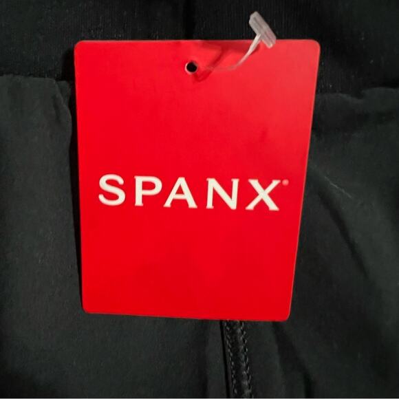 SPANX: THE GET MOVING PLEATED SKORT, 14" - VERY BLACK - Picture 11 of 15